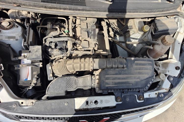 Used Wuling Rongguang V 2016 1.5L Standard Version Engine Bay