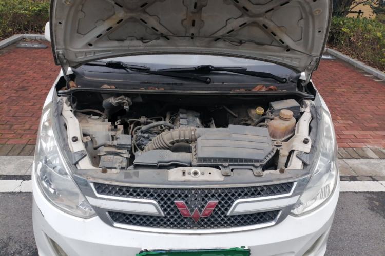 Used Wuling Rongguang V 2016 1.5L Standard Version Engine Bay