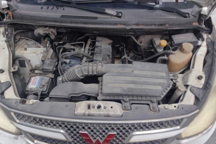 Used Wuling Rongguang V 2016 1.5L Standard Version Engine Bay
