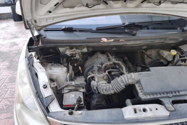 Used Wuling Rongguang V 2016 1.2L Standard Version Engine Bay Right