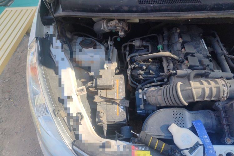 Used Wuling Rongguang V 2016 1.5L Standard Version Engine Bay Right