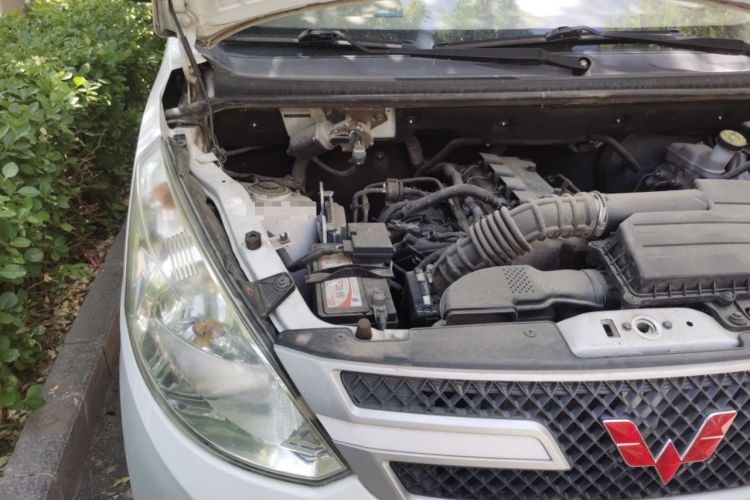 Used Wuling Rongguang V  Engine Bay Right