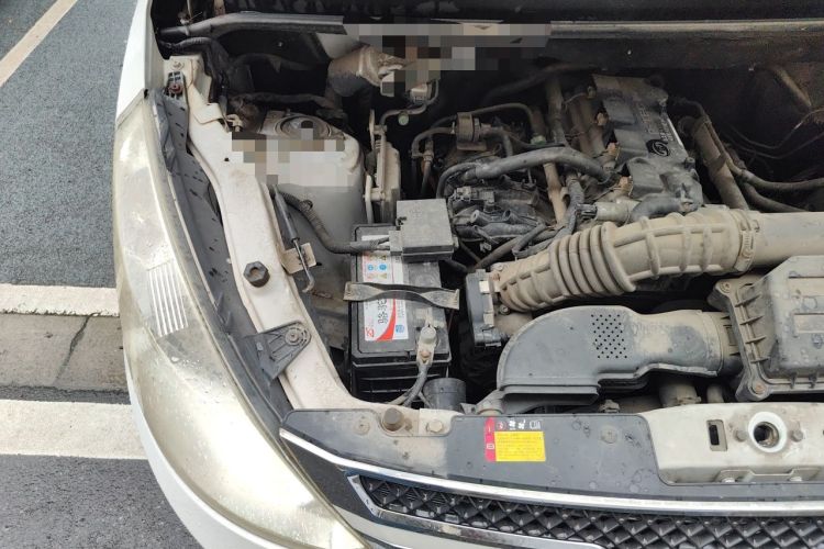 Used Wuling Rongguang V 2016 1.5L Standard Version Engine Bay Right
