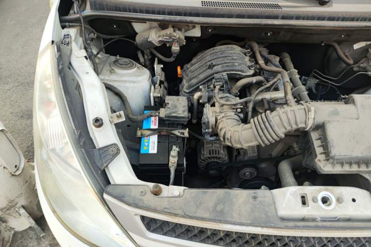 Used Wuling Rongguang V 2016 1.2L Practical Version Engine Bay Right