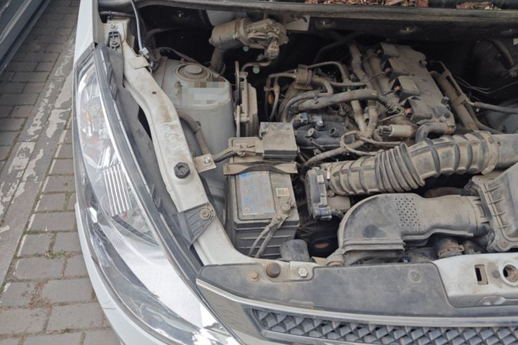 Used Wuling Rongguang V 2016 1.5L Standard Version Engine Bay Right