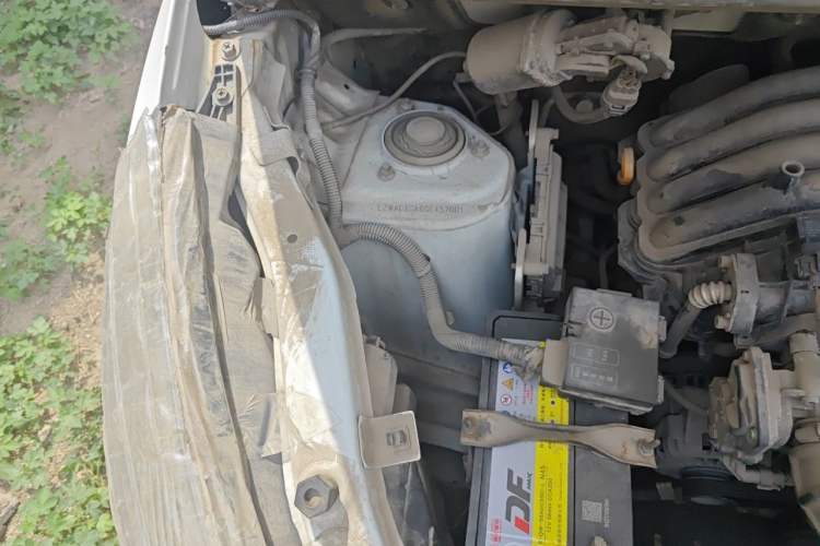 Used Wuling Rongguang V 2016 1.2L Practical Model Non-Power-Assisted Engine Bay Right