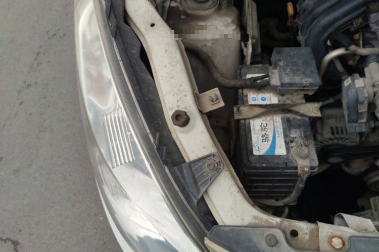 Used Wuling Rongguang V 2016 1.2L Practical Version Engine Bay Right