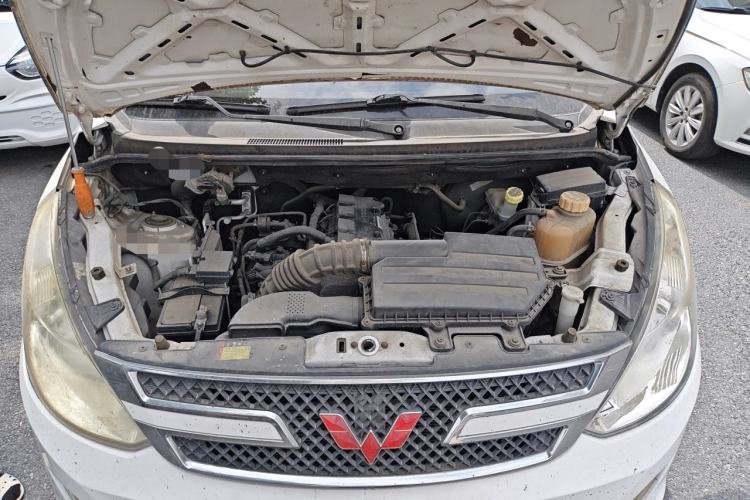 Used Wuling Rongguang V 2016 1.5L Standard Version Engine Bay