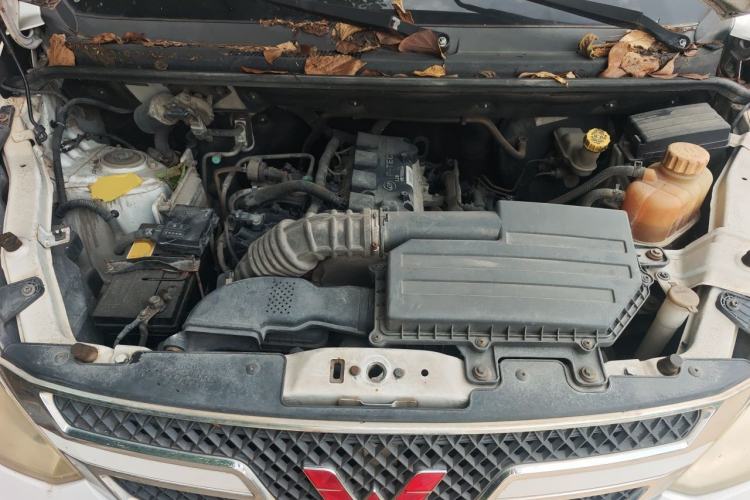 Used Wuling Rongguang V 2016 1.5L Standard Version Engine Bay