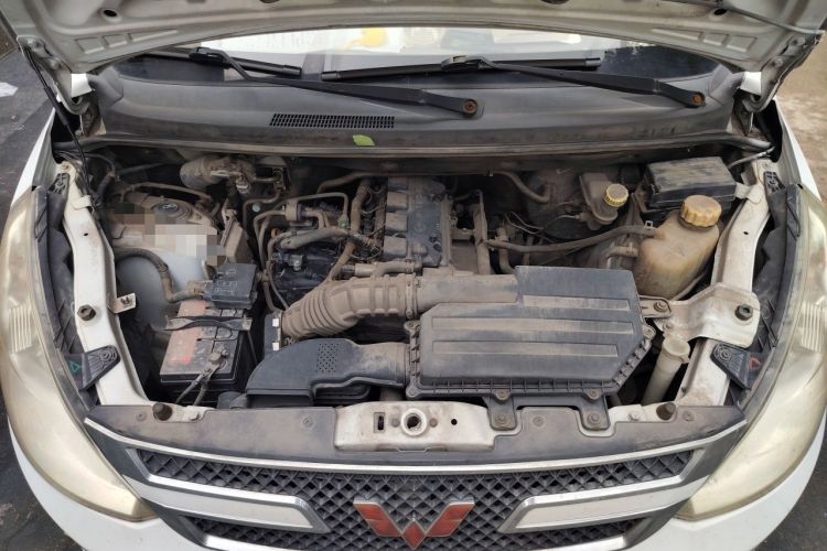 Used Wuling Rongguang V 2016 1.5L Standard Version Engine Bay