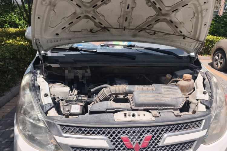 Used Wuling Rongguang V 2016 1.5L Standard Version Engine Bay
