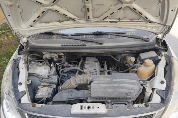 Used Wuling Rongguang V 2016 1.5L Standard Version Engine Bay