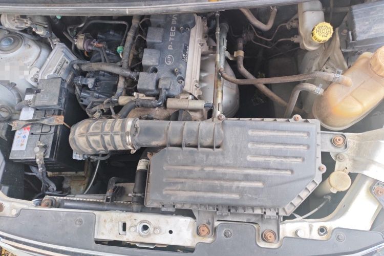 Used Wuling Rongguang V 2016 1.5L Standard Version Engine Bay