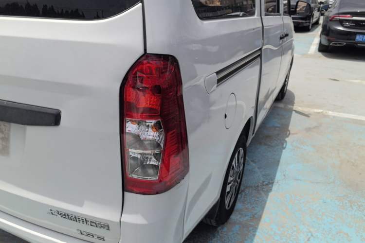 Used Wuling Rongguang V 2016 1.5L Practical Version Non-Power-Assisted Exterior 3