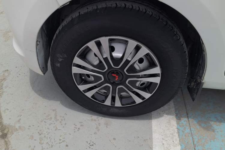 Used Wuling Rongguang V 2016 1.5L Practical Version Non-Power-Assisted Exterior 4