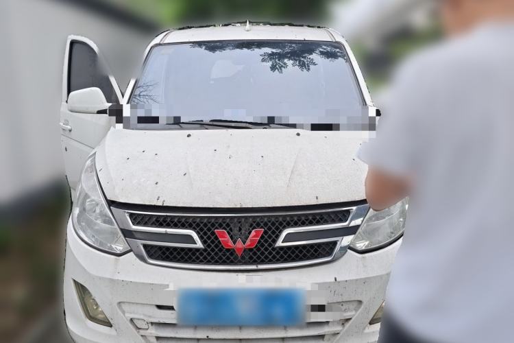 Used Wuling Rongguang V 2016 1.5L Standard Version Front