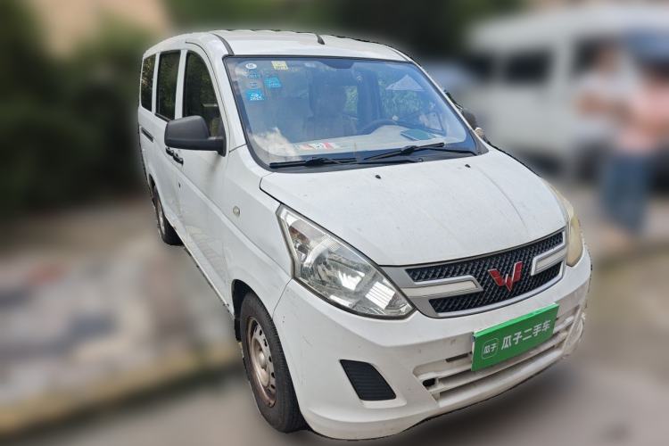 Used Wuling Rongguang V 2016 1.2L Practical Version Front Right 45 Deg