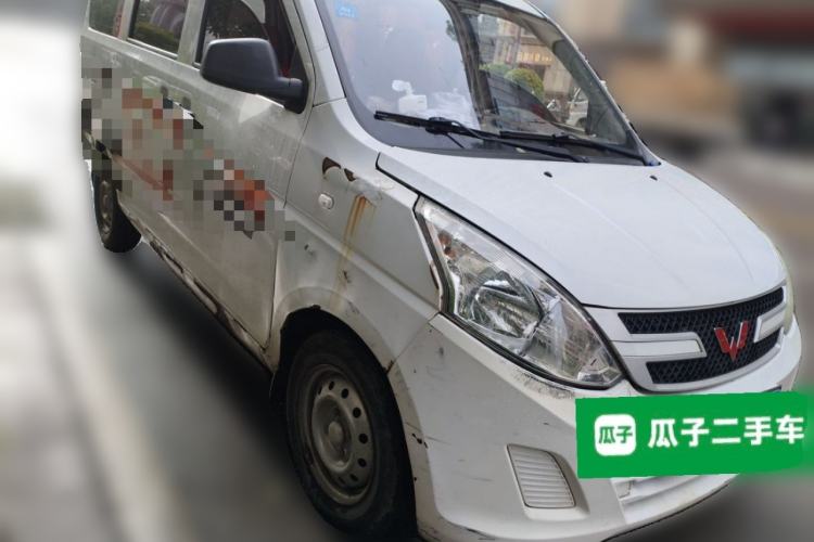 Used Wuling Rongguang V 2016 1.5L Practical Version Front Right 45 Deg