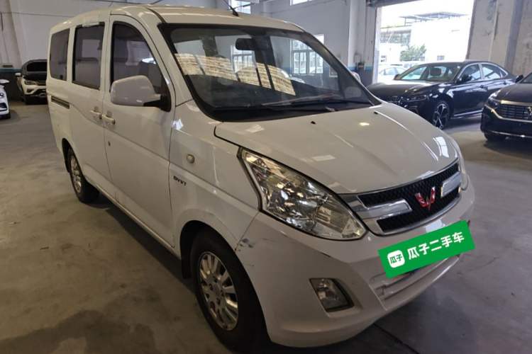 Used Wuling Rongguang V 2016 1.5L Standard Version Front Right 45 Deg