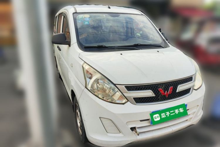 Used Wuling Rongguang V 2016 1.2L Practical Version Front Right 45 Deg