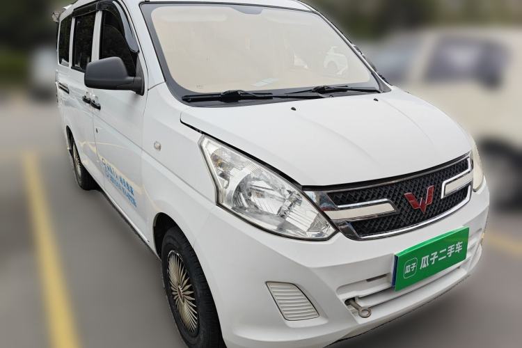 Used Wuling Rongguang V 2016 1.2L Practical Version Front Right 45 Deg
