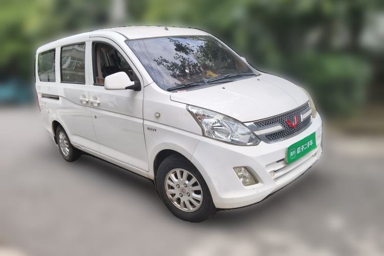 Used Wuling Rongguang V 2016 1.5L Standard Version Front Right 45 Deg