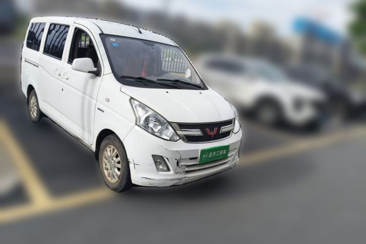 Used Wuling Rongguang V 2016 1.5L Standard Version Front Right 45 Deg