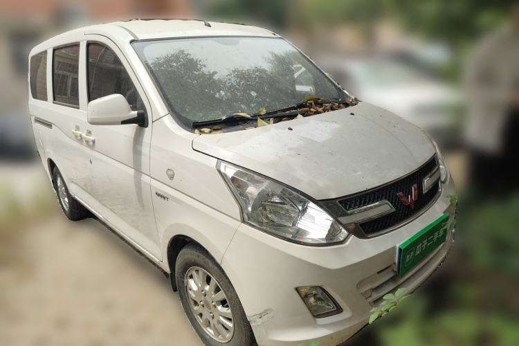 Used Wuling Rongguang V 2016 1.5L Standard Version Front Right 45 Deg