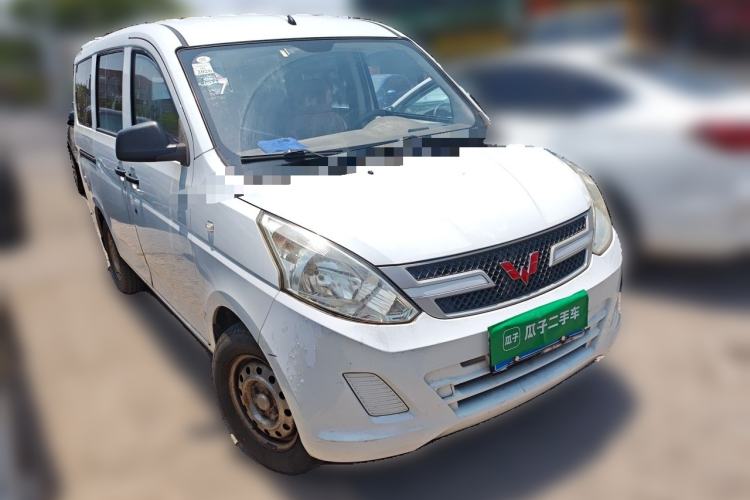Used Wuling Rongguang V 2016 1.2L Practical Version Front Right 45 Deg