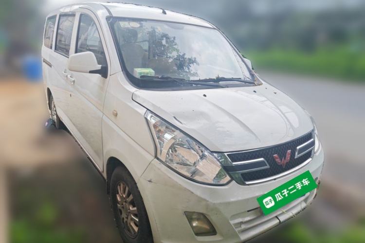 Used Wuling Rongguang V 2016 1.5L Standard Version Front Right 45 Deg