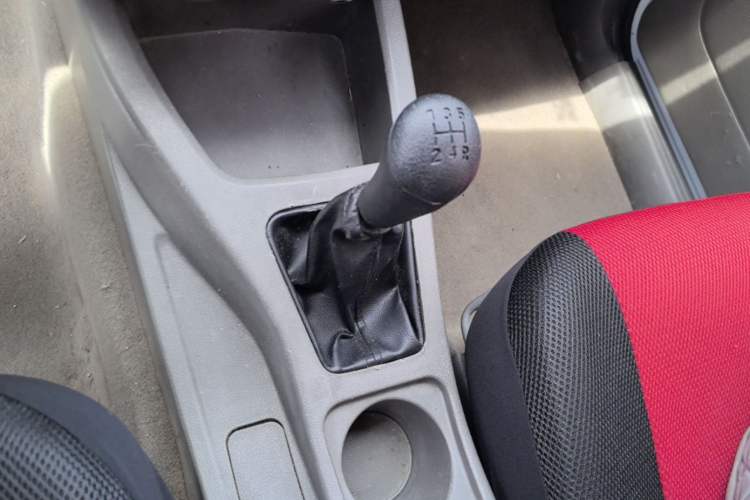Used Wuling Rongguang V 2016 1.5L Practical Version Non-Power-Assisted Gear Lever