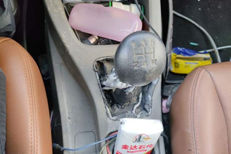 Used Wuling Rongguang V 2016 1.2L Practical Version Gear Lever