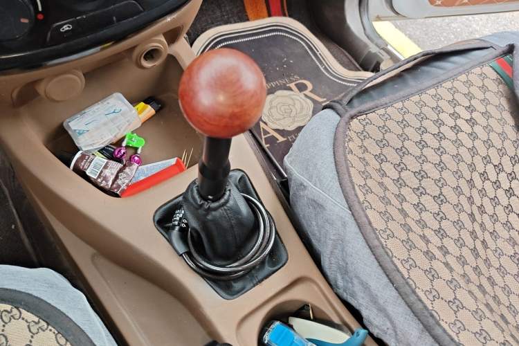 Used Wuling Rongguang V 2016 1.2L Practical Version Gear Lever