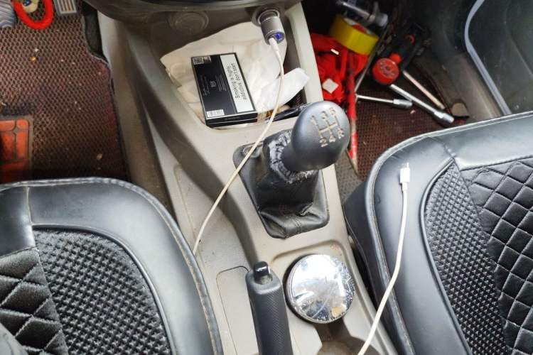 Used Wuling Rongguang V 2016 1.5L Practical Version Gear Lever