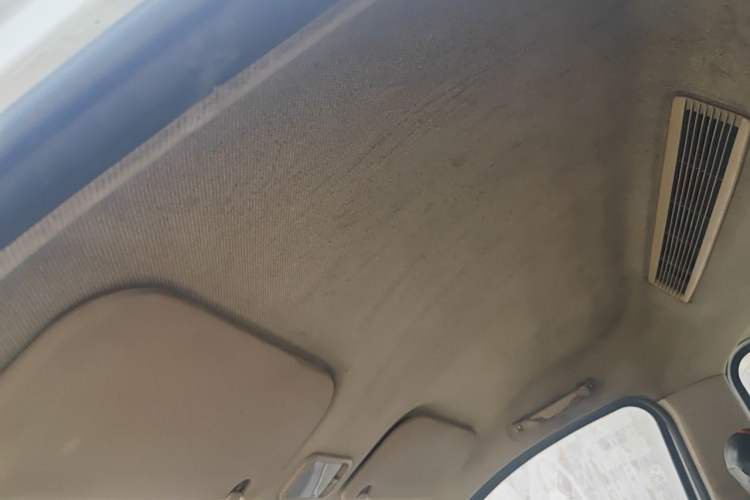 Used Wuling Rongguang V 2016 1.2L Practical Model Non-Power-Assisted Headliner