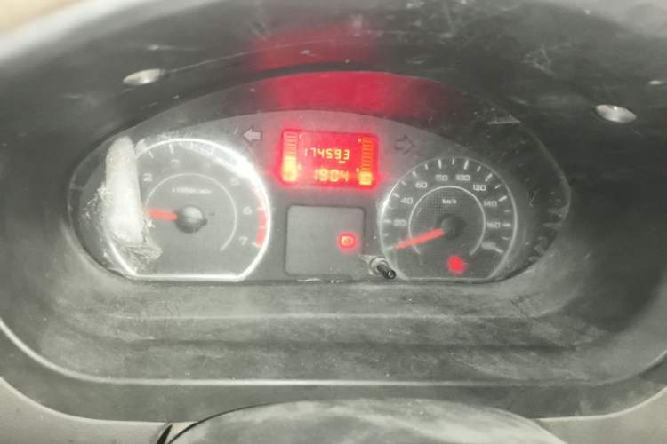 Used Wuling Rongguang V 2016 1.5L Practical Version Non-Power-Assisted Instrument Cluster