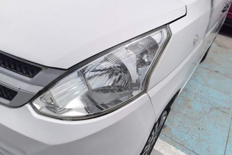 Used Wuling Rongguang V 2016 1.5L Practical Version Non-Power-Assisted Left Front Headlight