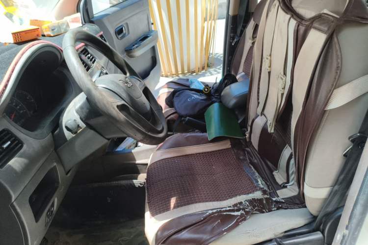 Used Wuling Rongguang V 2016 1.2L Standard Version Left Front Seat
