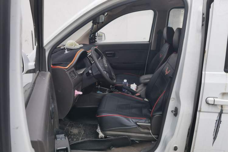Used Wuling Rongguang V 2016 1.5L Standard Version Left Front Seat