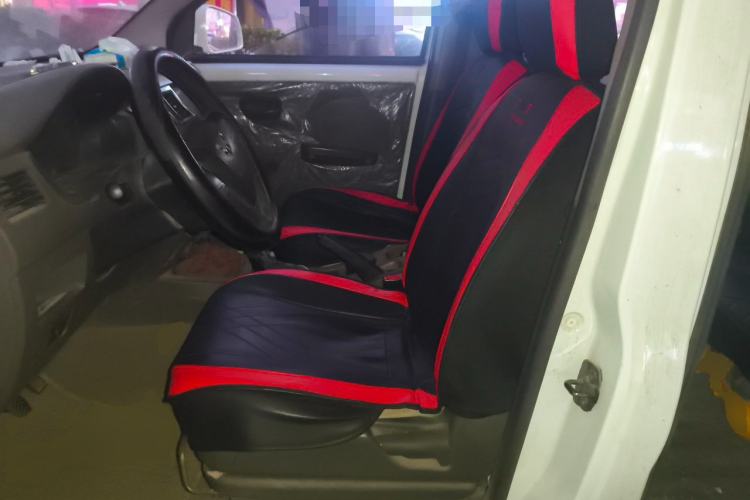 Used Wuling Rongguang V 2016 1.5L Practical Version Non-Power-Assisted Left Front Seat
