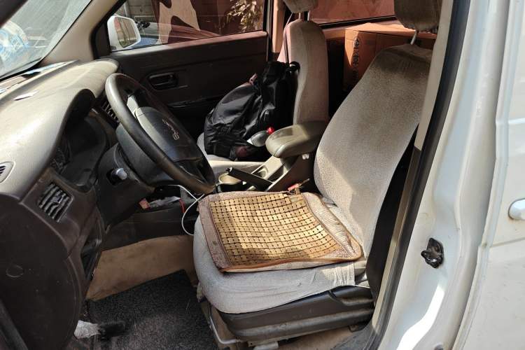 Used Wuling Rongguang V 2016 1.5L Standard Version Left Front Seat