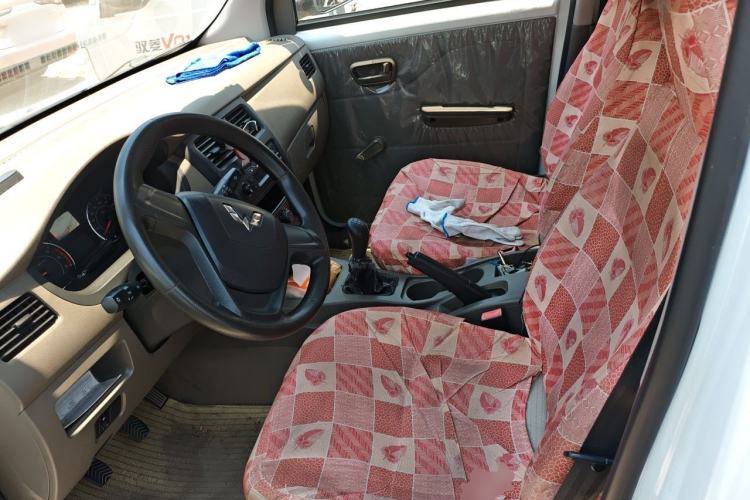 Used Wuling Rongguang V 2016 1.2L Practical Version Left Front Seat