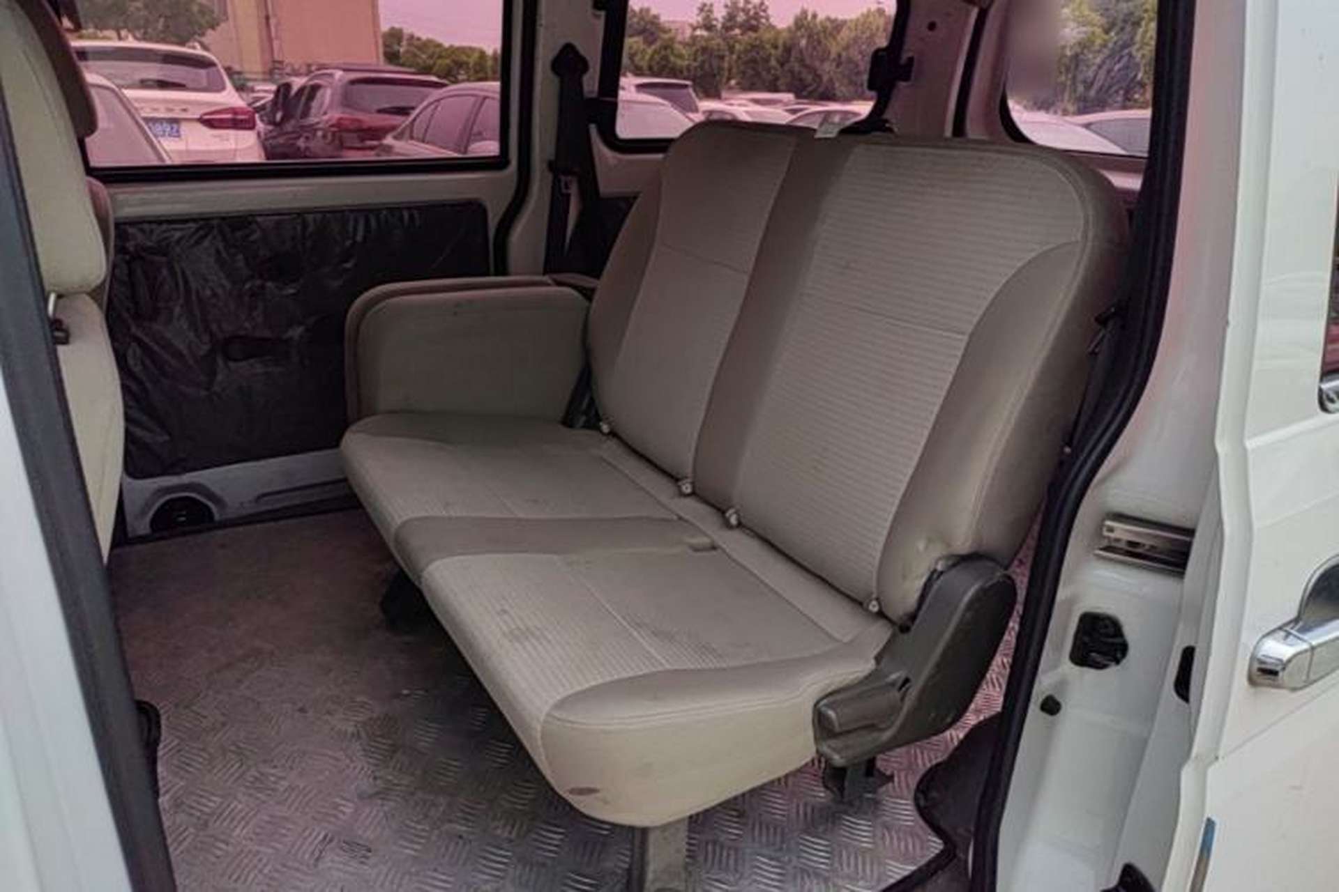 Used Wuling Rongguang V 2016 1.2L Practical Version Left Rear Seat