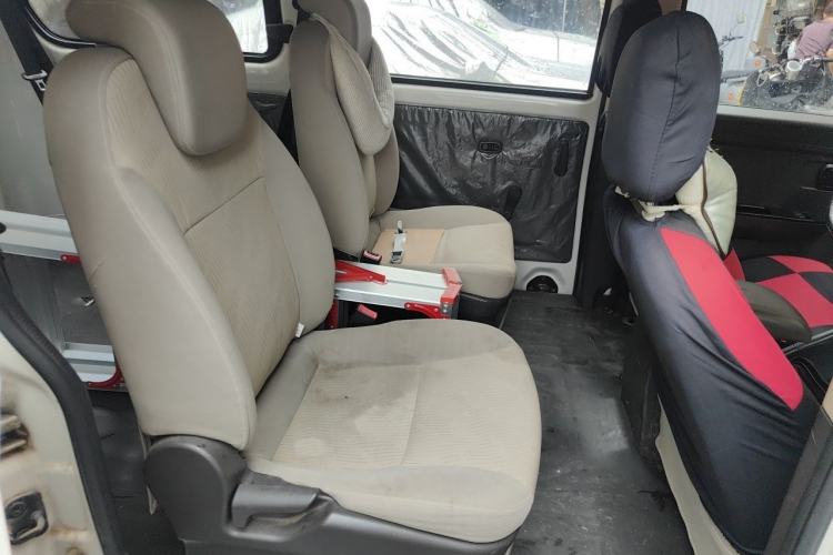 Used Wuling Rongguang V 2016 1.5L Standard Version Left Rear Seat