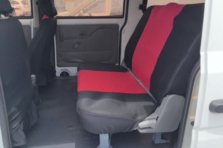 Used Wuling Rongguang V 2016 1.5L Practical Version Non-Power-Assisted Left Rear Seat