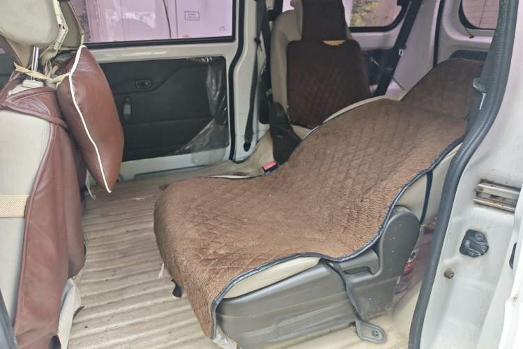 Used Wuling Rongguang V 2016 1.5L Standard Version Left Rear Seat