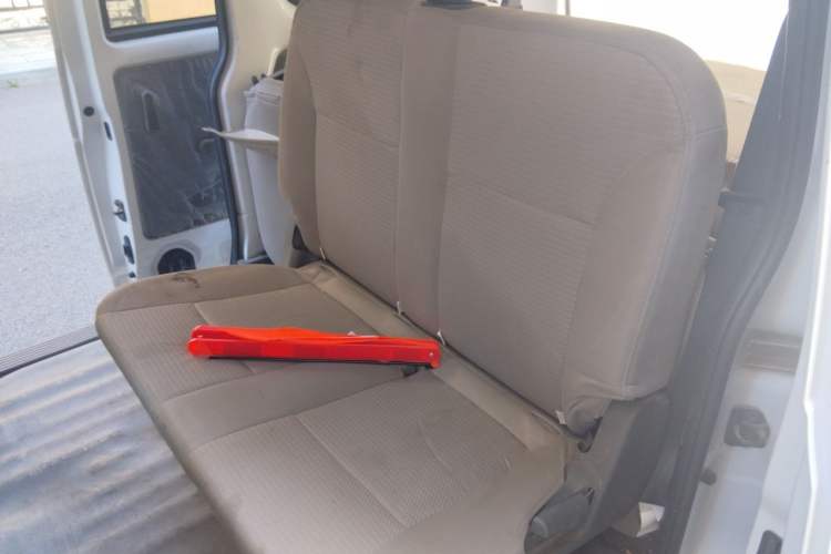 Used Wuling Rongguang V 2016 1.2L Practical Version Left Rear Seat