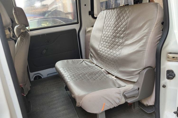 Used Wuling Rongguang V 2016 1.5L Practical Version Non-Power-Assisted Left Rear Seat