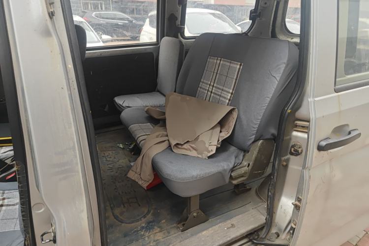 Used Wuling Rongguang V 2016 1.2L Practical Model Non-Power-Assisted Left Rear Seat