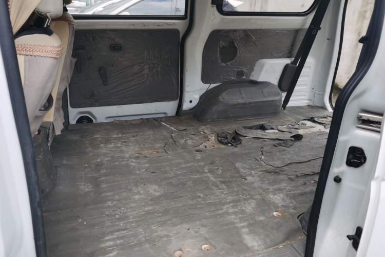 Used Wuling Rongguang V 2016 1.5L Standard Version Left Rear Seat